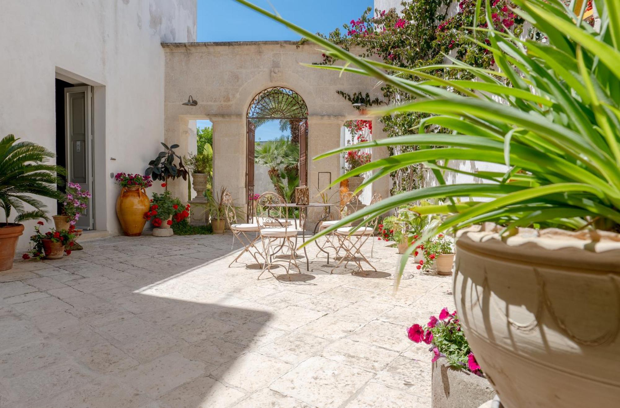 Bed and Breakfast Palazzo Angelica - Luxury Retreat Otranto Джурдіньяно Екстер'єр фото